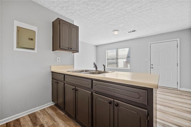 Photo - 341 W Griffin St