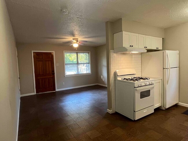 Photo - 356 Williford St