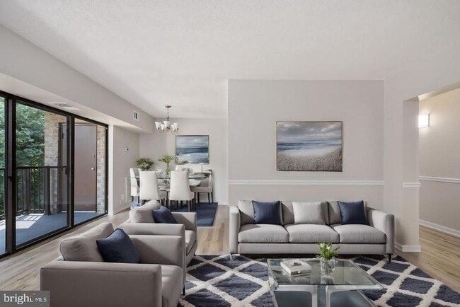 Building Photo - 11659 Stoneview Square Unit 11C