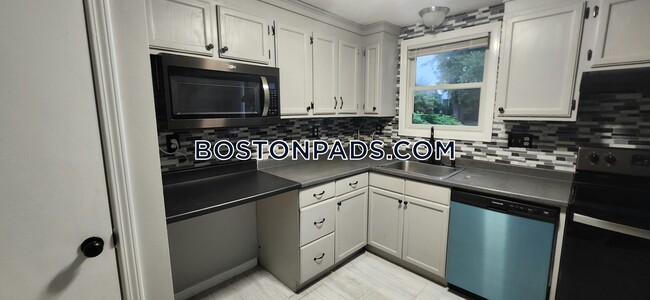556 Main St. - 556 Main St. Apartment Unit B
