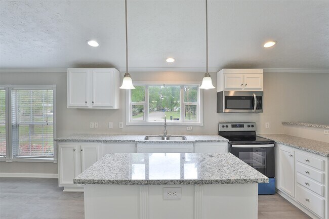 Photo - 1520 W Creek Dr