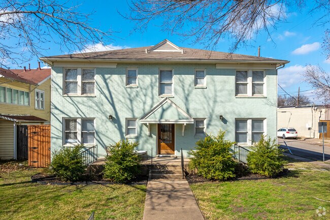5211 Worth St Unit 3