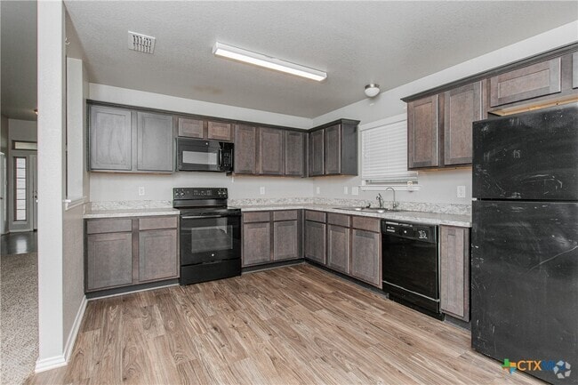 Building Photo - 2313 Vicksburg Ln Rental