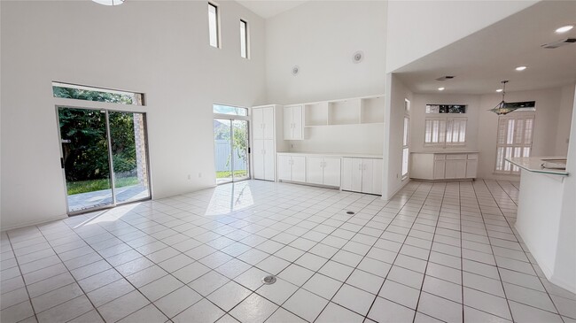 Photo - 4601 Country Club View