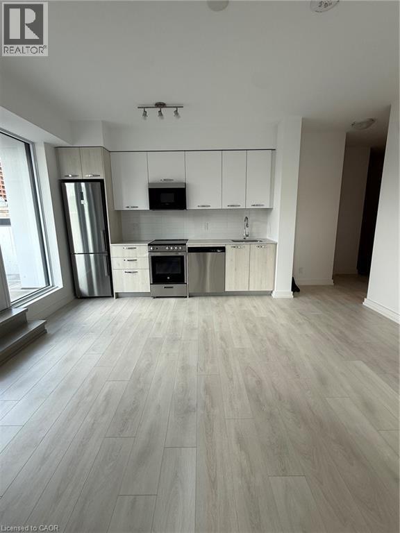 Photo - 75 James St S Unité 526
