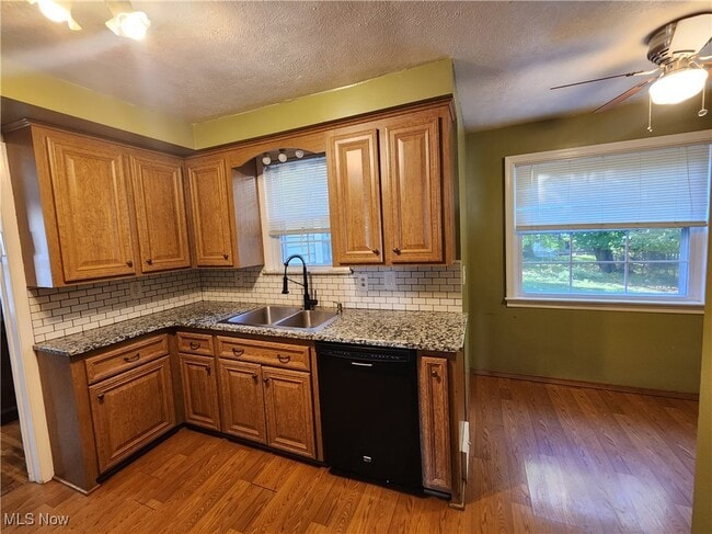 Photo - 2320 Wrenford Rd