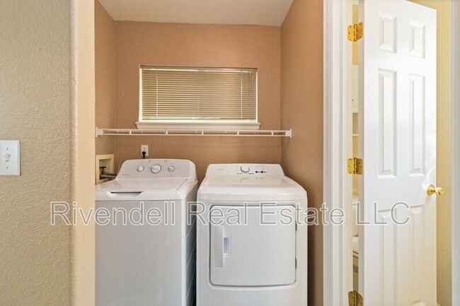 Photo - 1529 Spring Water Way