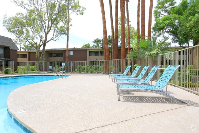 Pool - Arcadia Villa Apartments