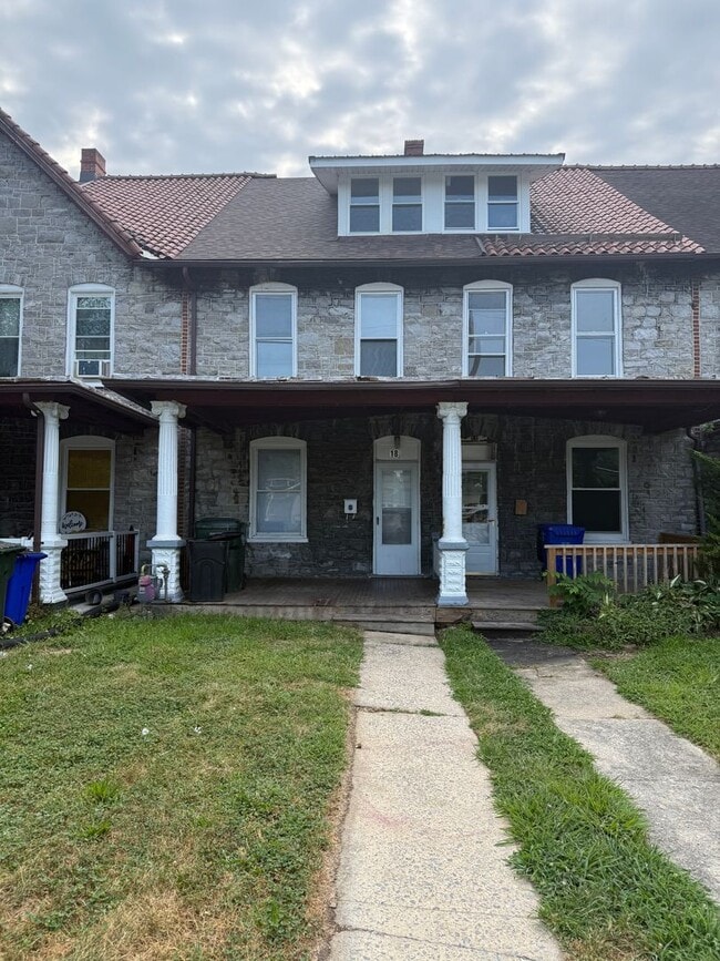 Building Photo - Duplex located on Belview Ave. Rental