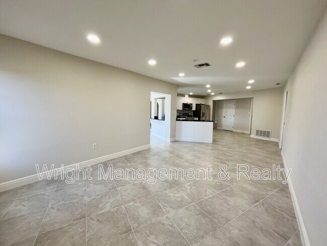 Photo - 5008 S Shore Dr