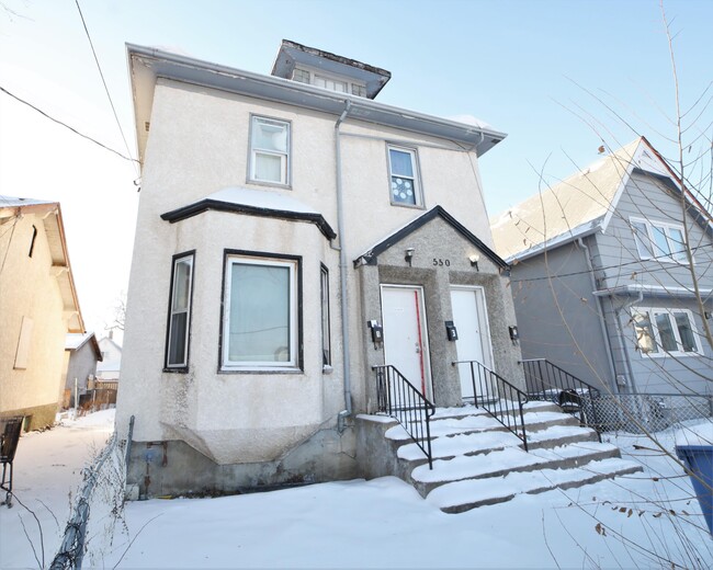 Building Photo - 550 Alfred Ave Unit 1