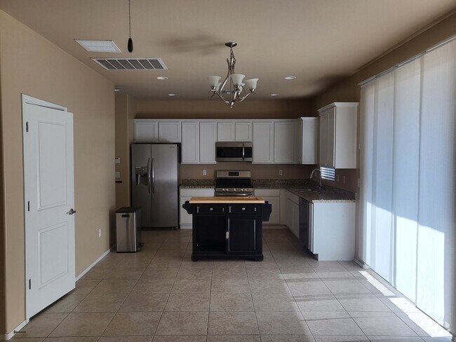 Building Photo - Charming 3BR House in Tucson