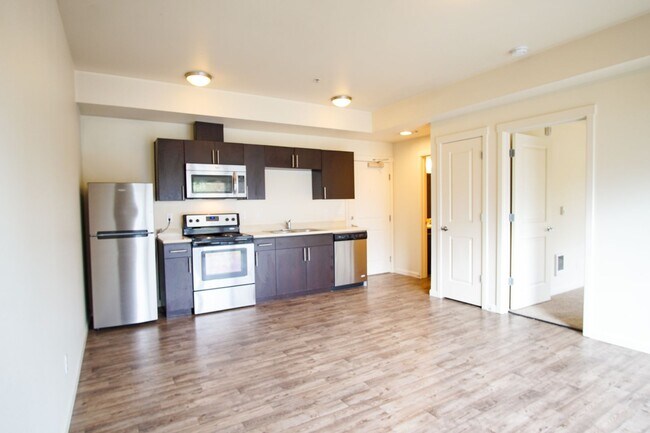 Photo - Great 1 Bdr w/Washer/Dryer and Private Balcony! Unit 06