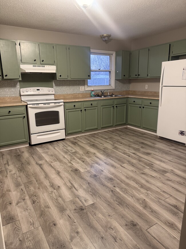 Photo - 3301 Bobwhite Ave