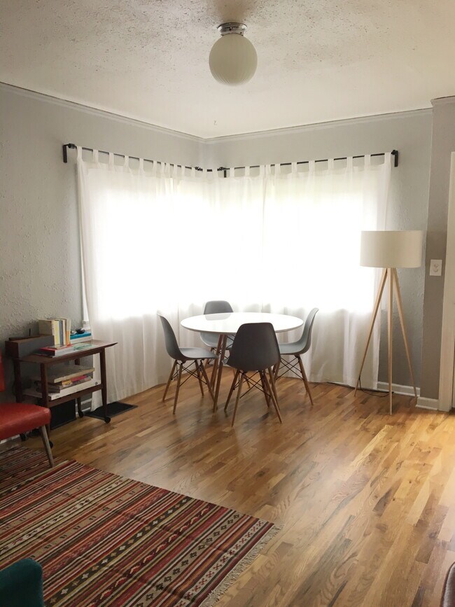 Photo - 35 NE Going St Unidad 35