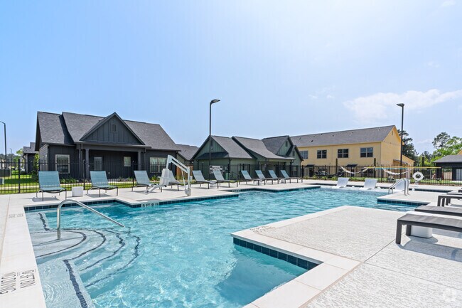Pool - The Everstead at Conroe