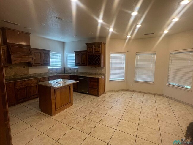 Photo - 2007 W Jacobs Ave