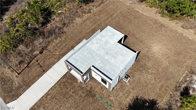 Photo - 1135 Randletree St E