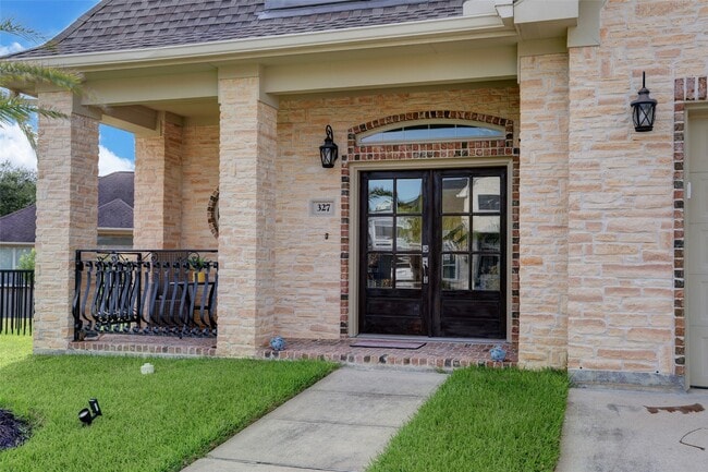 Photo - 327 Twin Timbers Ln
