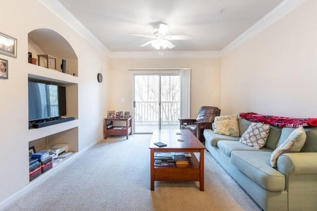 Photo - 2 Bedroom 1 Bath Condo in Park West - Mount Pleasant