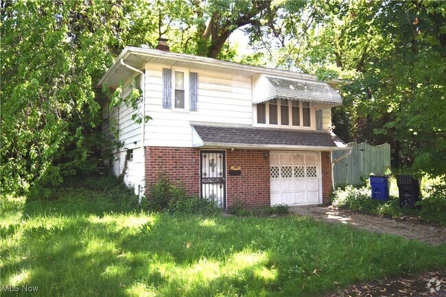 Building Photo - 3583 Lloyd Rd Rental