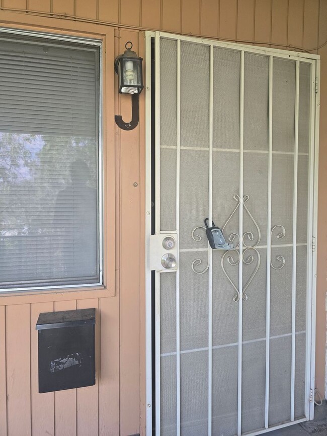 Photo - 3507 E 3rd St Unidad J