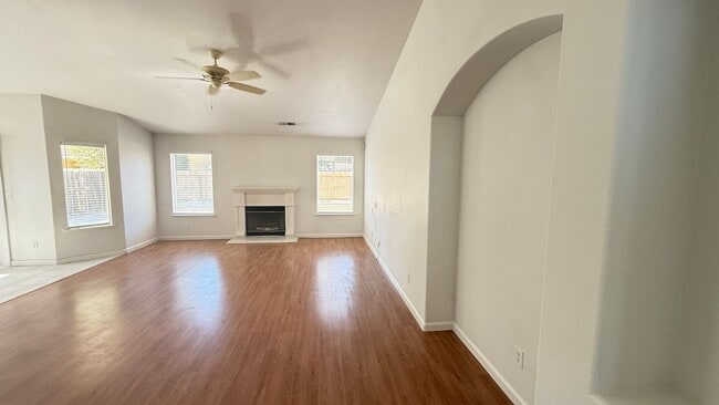 Photo - 3 Bedroom, 2.5 bath home in Desirable Fresno Neighborhood