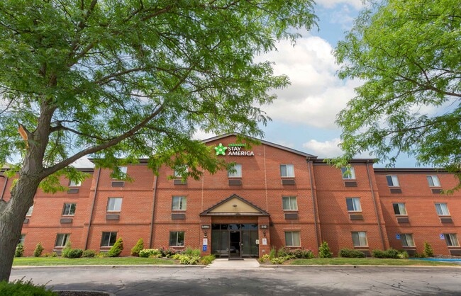 Building Photo - Furnished Studio-Toledo - Maumee Rental