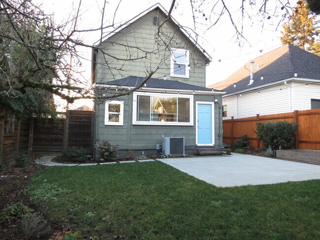 backyard - 926 24th Ave S