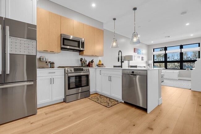Building Photo - 70 Leo M Birmingham Pkwy Unit U307 Rental