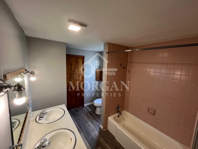 Photo - 623 W Jefferson St