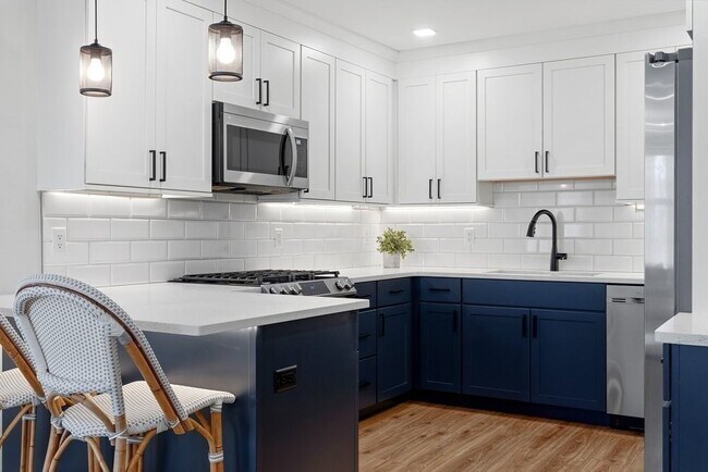 Photo - 1721 Centre St Unit 304 R