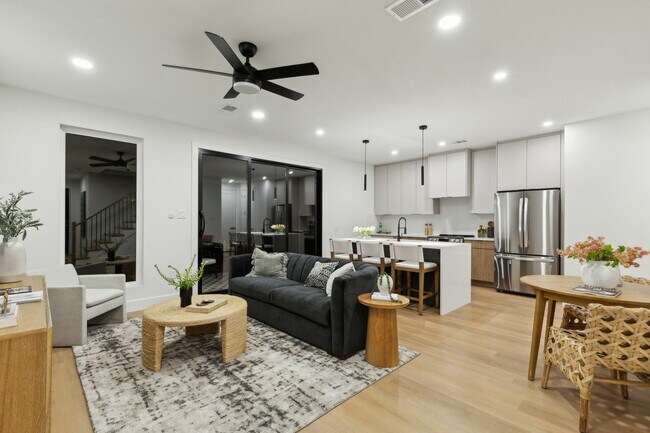 Photo - 7319 Wildbird Ln