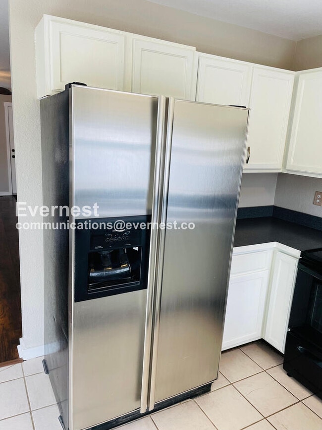 Photo - 2107 S Acoma St