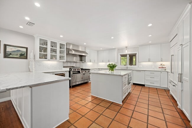 Photo - 907 Crystal Creek Dr