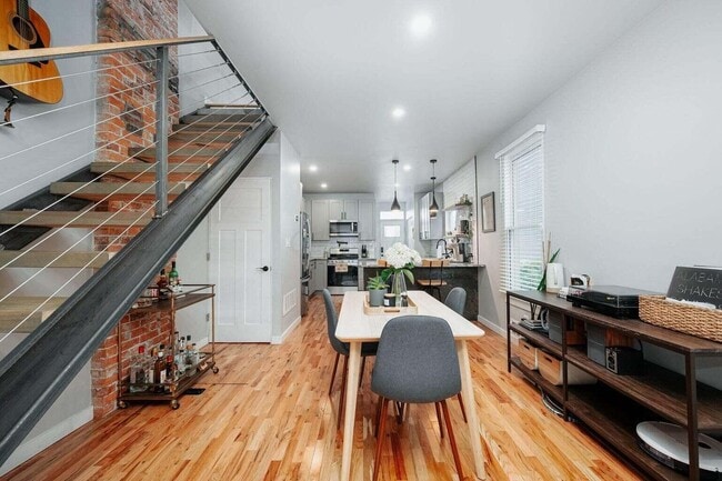 Photo - 1151 Summit St