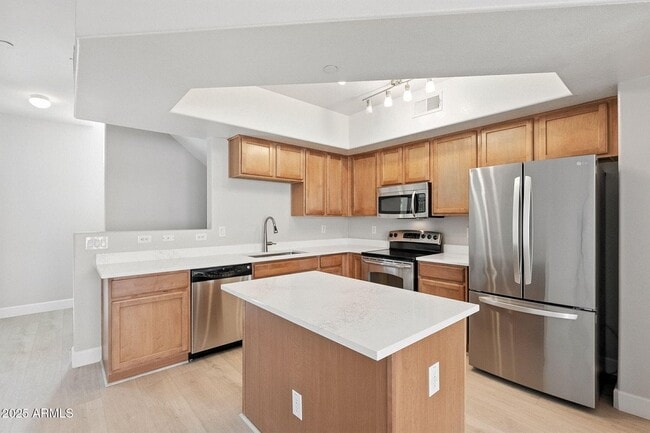 Photo - 900 S 94th St