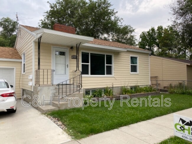 Building Photo - 1014 4th St W