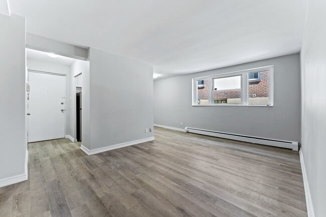 Photo - 383 Princess Avenue