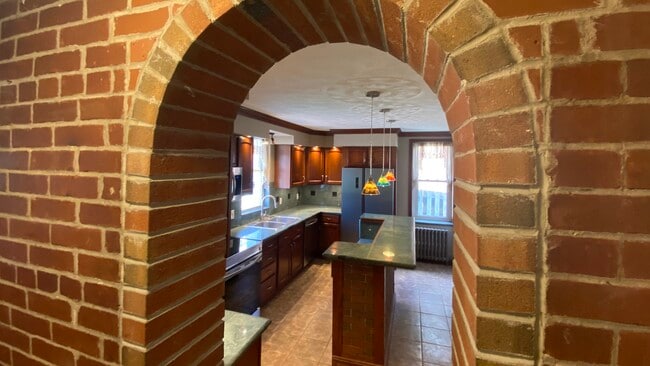 Building Photo - 2223 Noble St Unit 2223 Noble 1st Floor