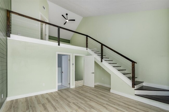 Photo - 120 1st St E