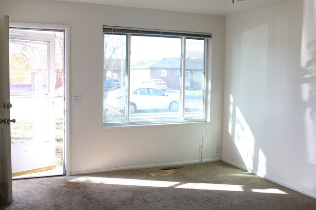 Photo - Dean 324/330 Unit Dean 330
