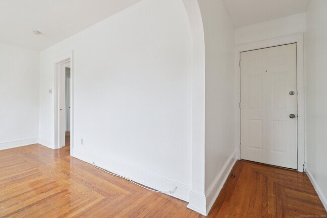 Photo - 252 Sheffield Ave Unit 3