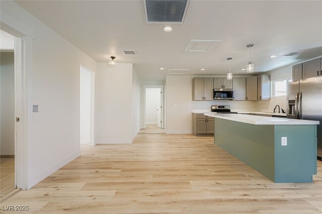 Photo - 663 D Ave