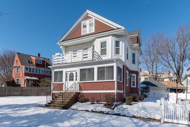 Building Photo - 32 Lloyd Rd Unit 2 Rental