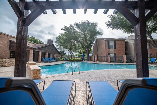 Building Photo - 2800 Ashford Trail Dr Unit 615 Rental