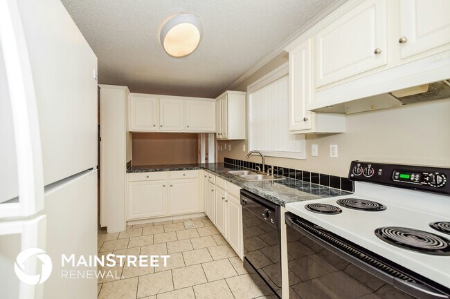 Photo - 445 Wooden Trace Cir