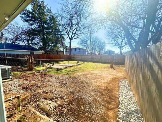 Photo - 910 NW Dearborn Ave