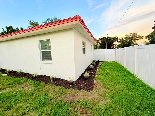 Photo - 1500 77th St N