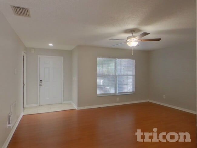 Photo - 914 Cape Cod Cir